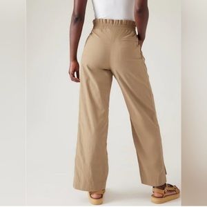 Athleta Women’s Tan Trekkie Wide Big Sur Pull On Pants Athletic Workout Hiking